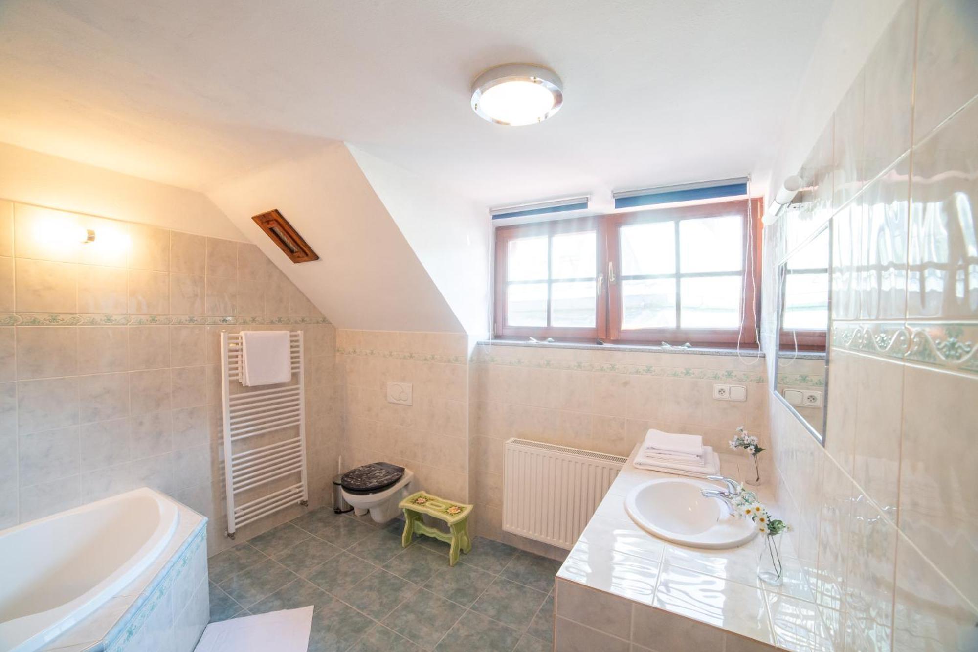 Rezidence Plesivec - Rodinny Apartman S 3 Loznicemi Cesky Krumlov Exterior photo