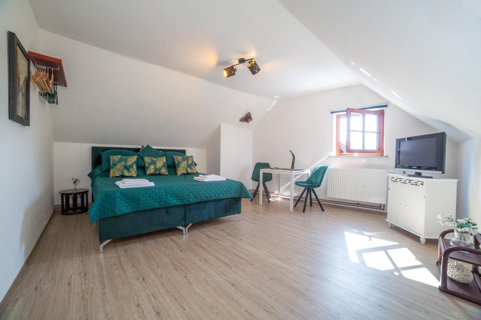 Rezidence Plesivec - Rodinny Apartman S 3 Loznicemi Cesky Krumlov Exterior photo